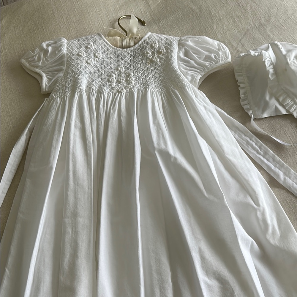 Beautiful Long Christening Gown Dress with Bonnet 6-12 months